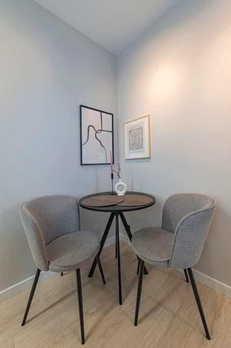 Lovely 1Bd Central Apartment By Hostlovers Kaunas Exteriör bild