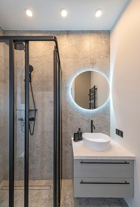 Lovely 1Bd Central Apartment By Hostlovers Kaunas Exteriör bild